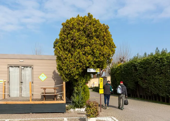 hu Venezia Camping in Town